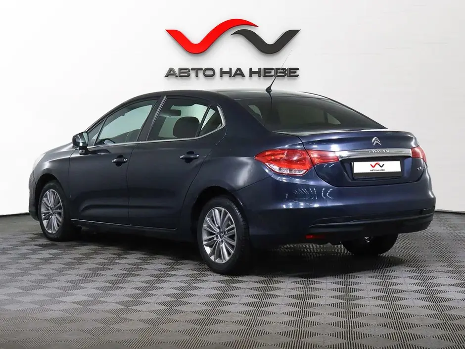 «Авто на Неве»