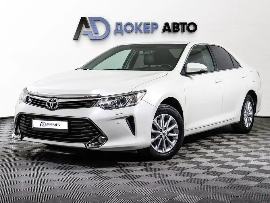 Toyota Camry, 2015 г.