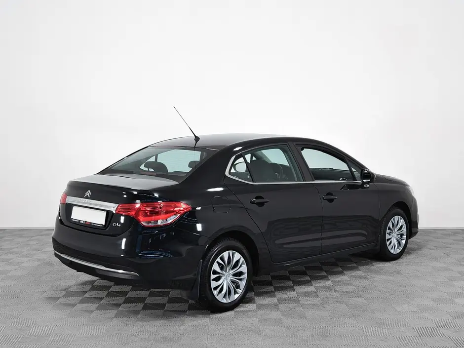 «Авто на Неве»