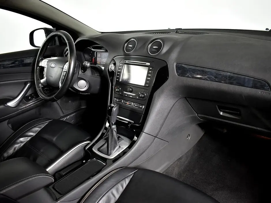 «Авто на Неве»