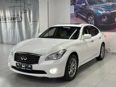 Infiniti M