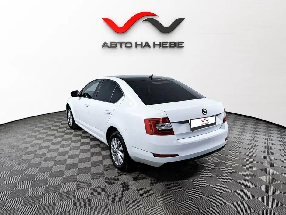 «Авто на Неве»
