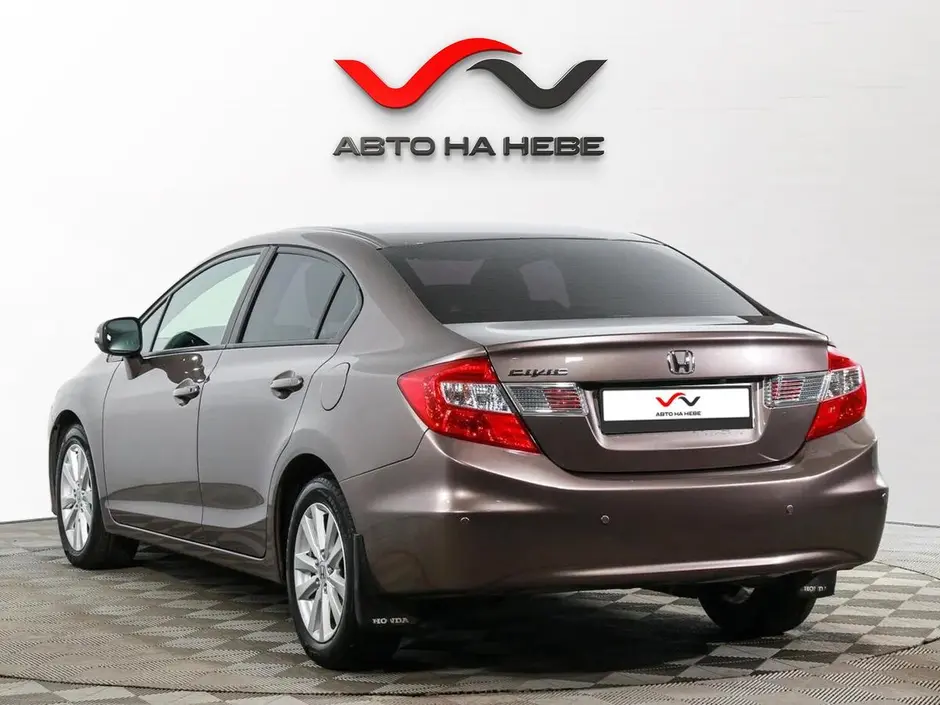 «Авто на Неве»