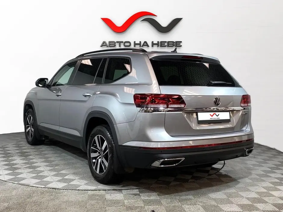 «Авто на Неве»