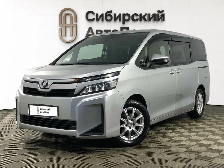 Toyota Voxy, 2017 г.