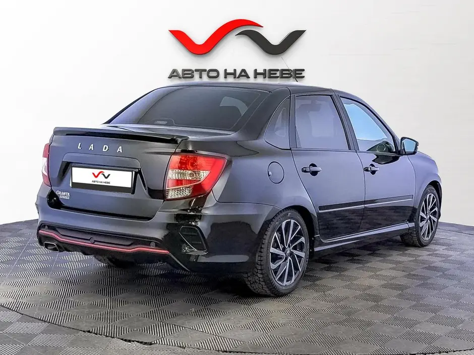 «Авто на Неве»