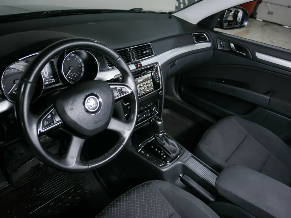 «Авто на Неве»