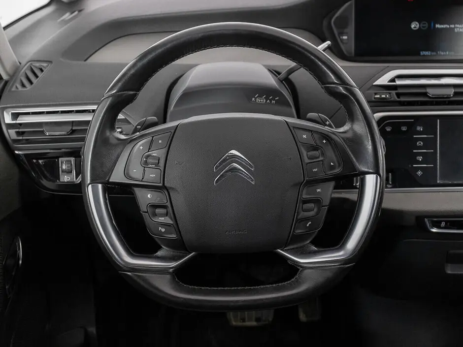 «Авто на Неве»