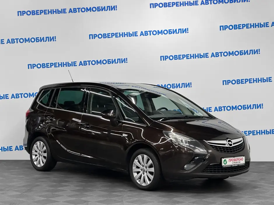 «Авто на Неве»