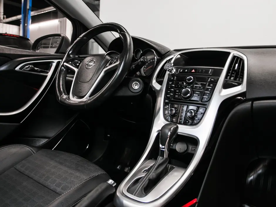 «Авто на Неве»