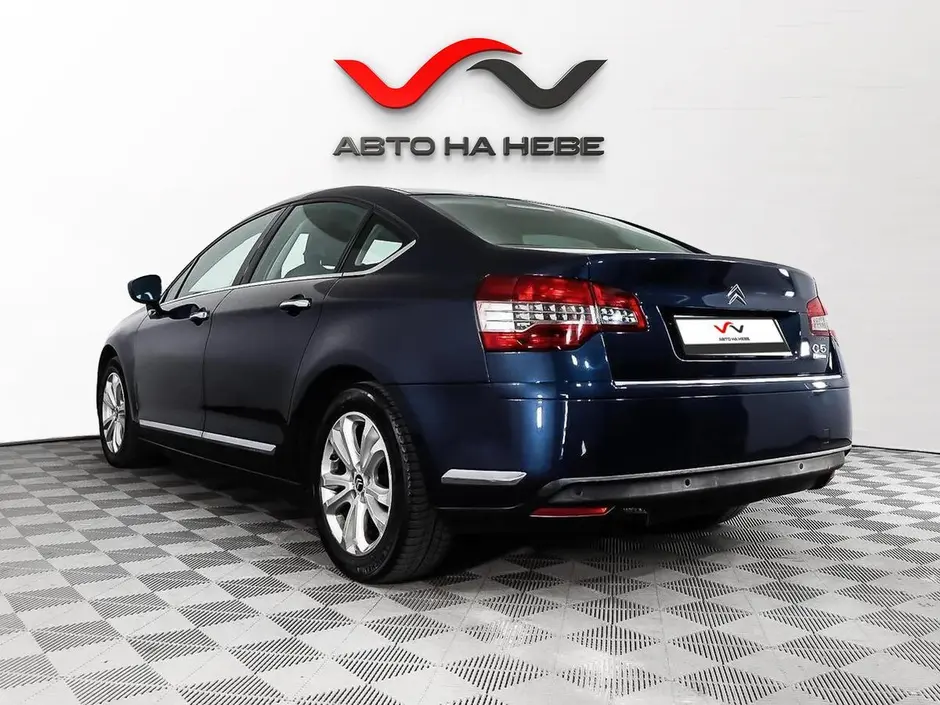 «Авто на Неве»