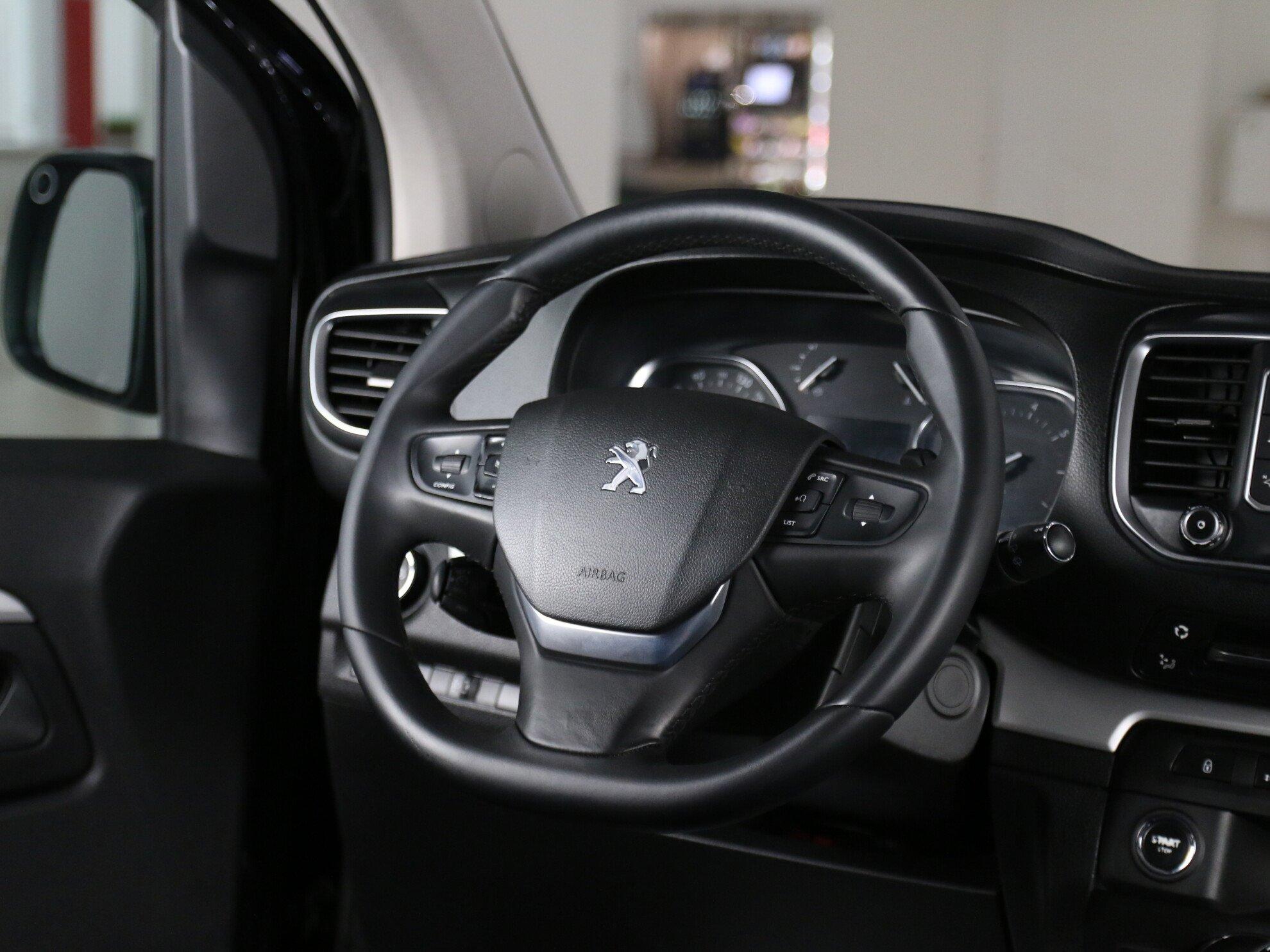 фото автомобиля 16