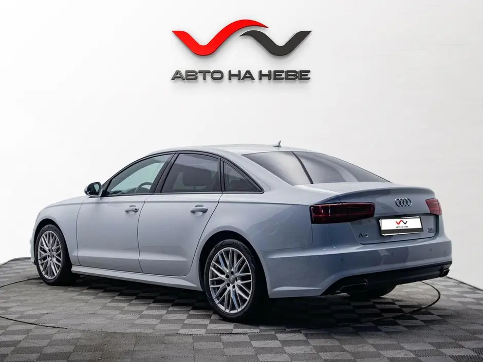 «Авто на Неве»
