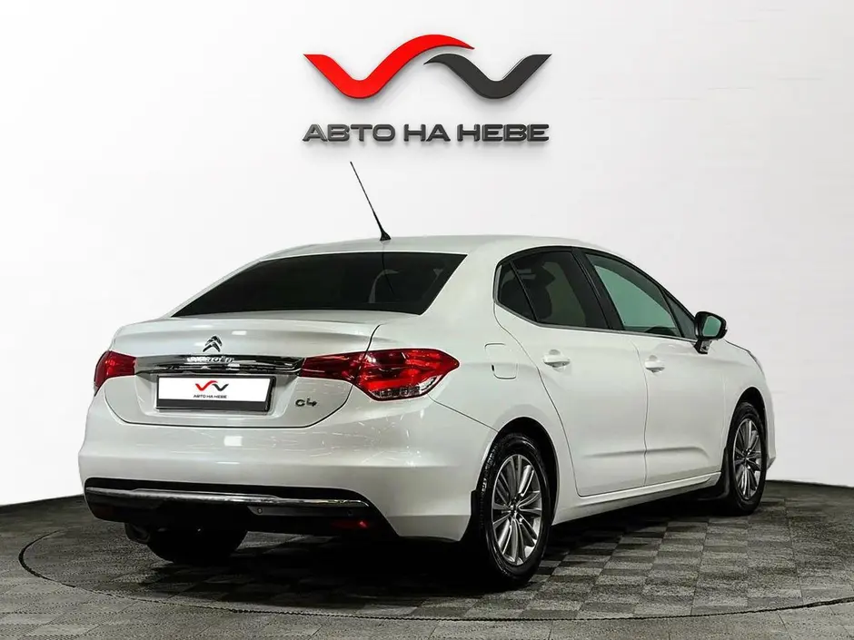 «Авто на Неве»