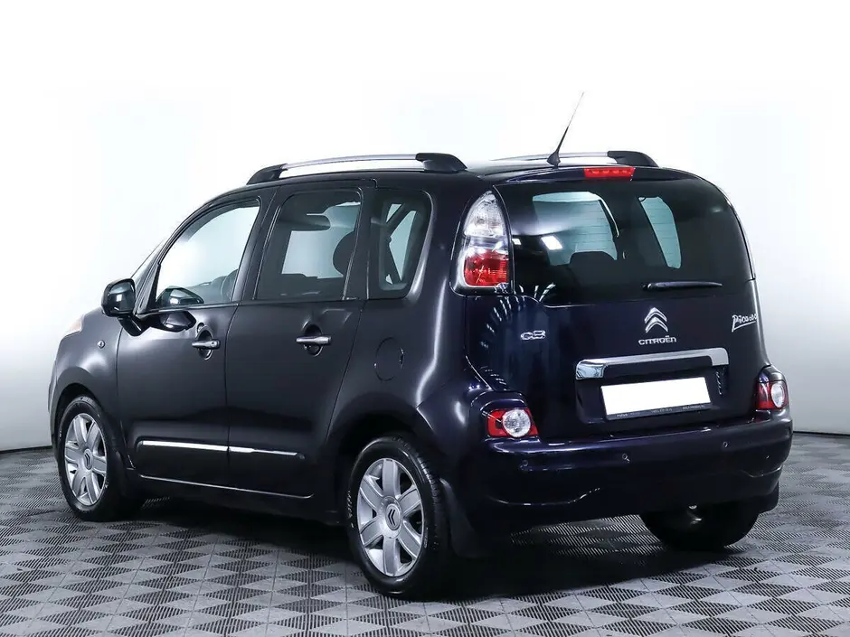 «Авто на Неве»