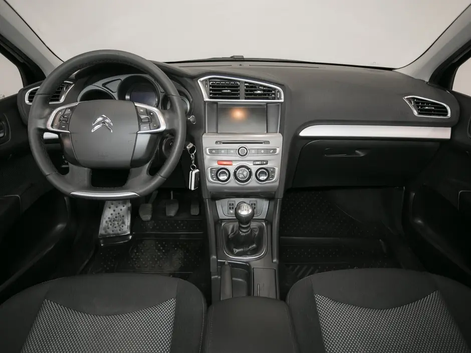 «Авто на Неве»