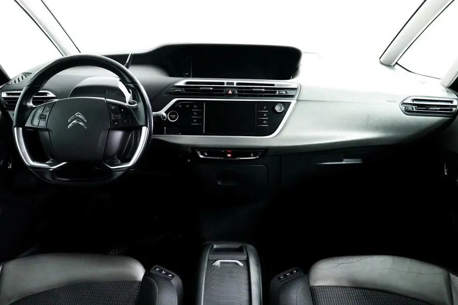 «Авто на Неве»