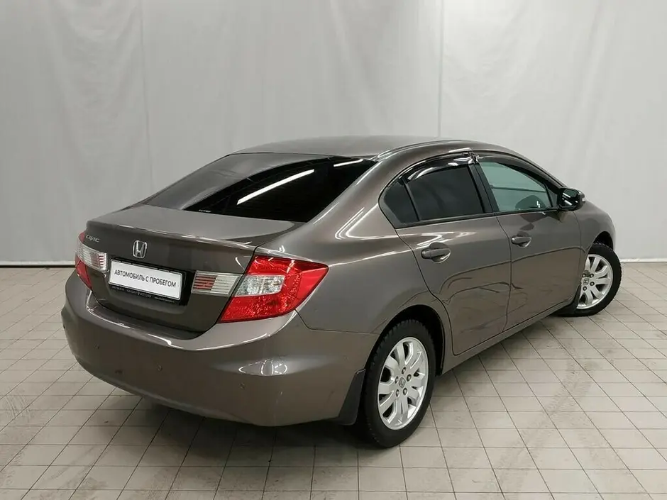 «Авто на Неве»