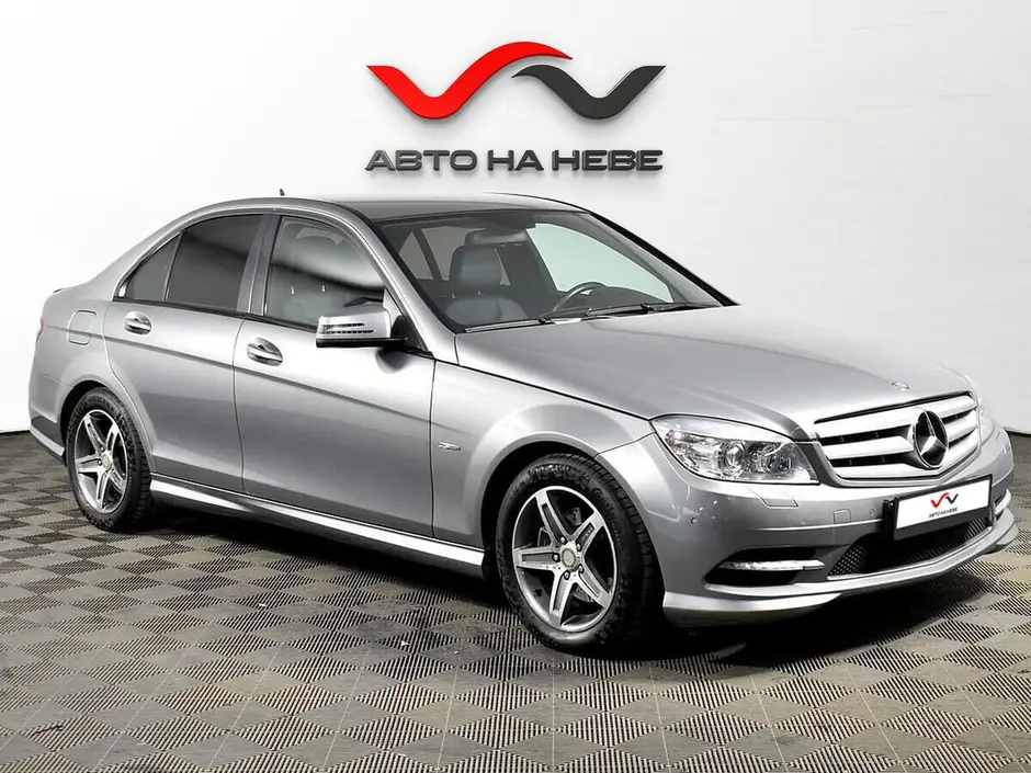 «Авто на Неве»