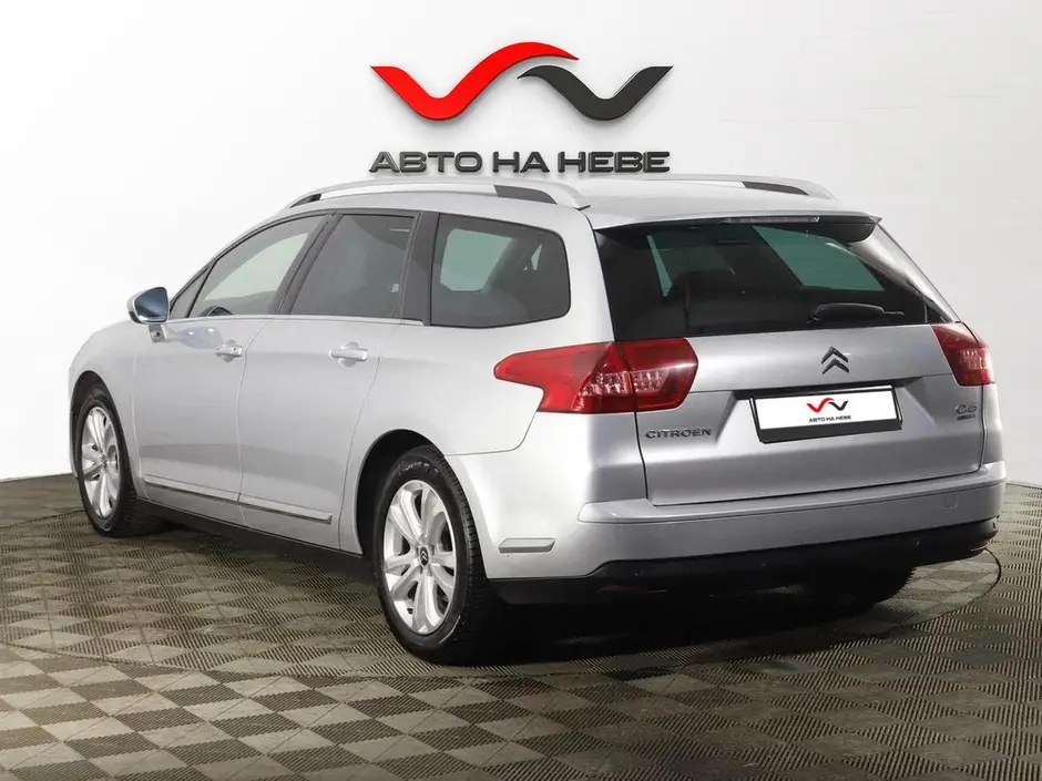 «Авто на Неве»