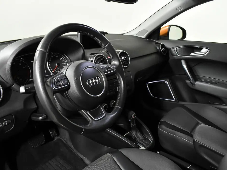 «Авто на Неве»