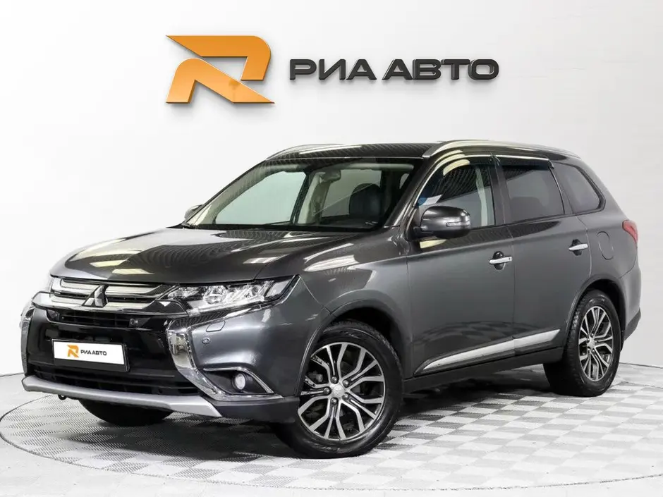 Mitsubishi Outlander, 2017 г.