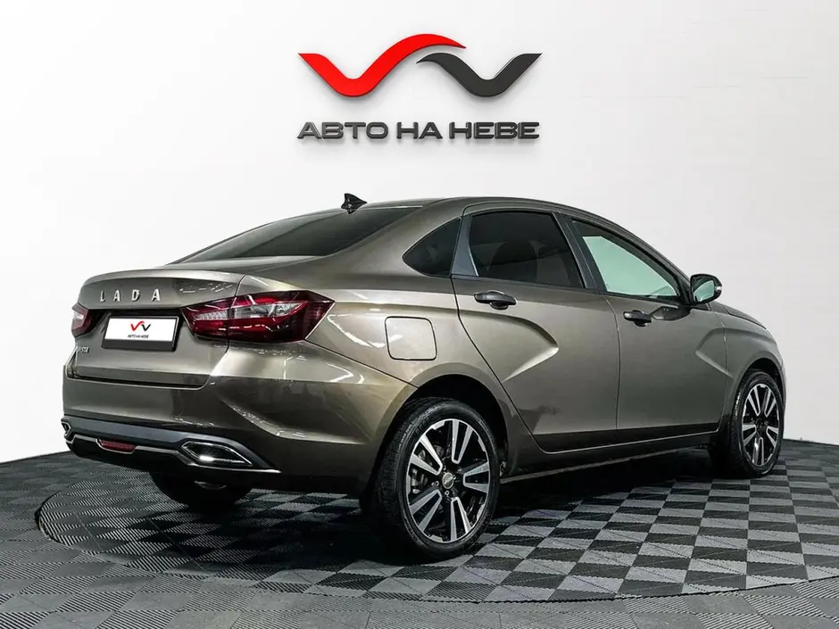 «Авто на Неве»