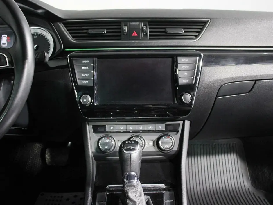 «Авто на Неве»