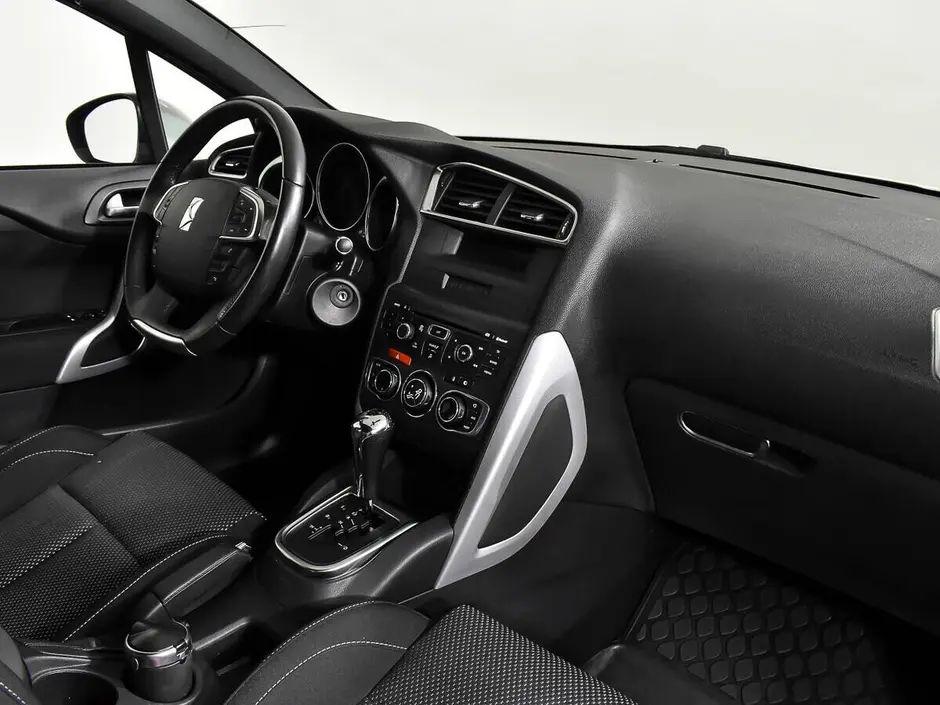 «Авто на Неве»