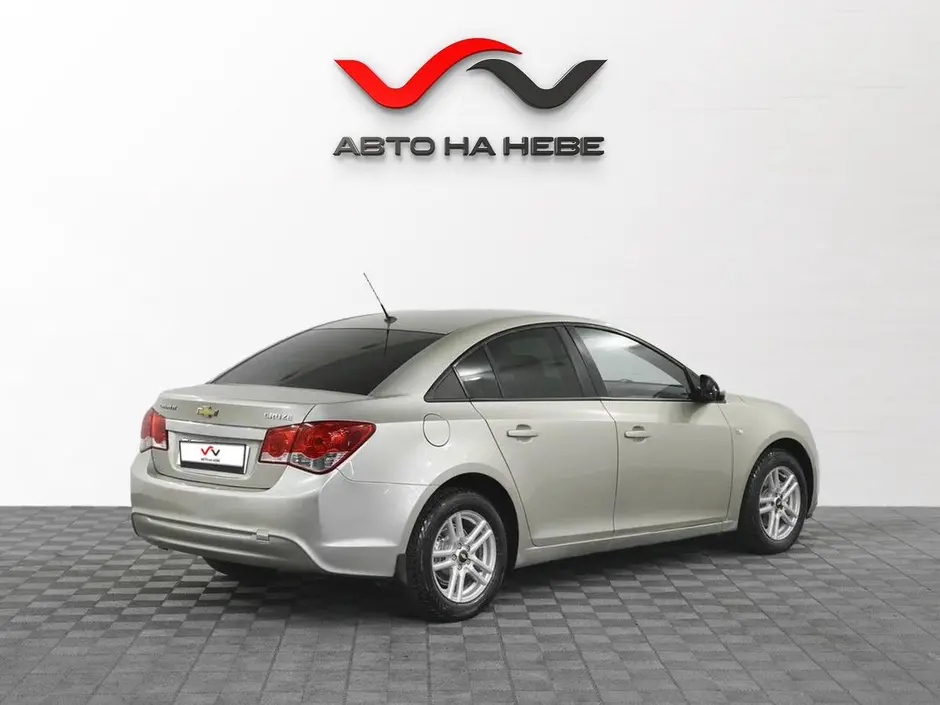 «Авто на Неве»