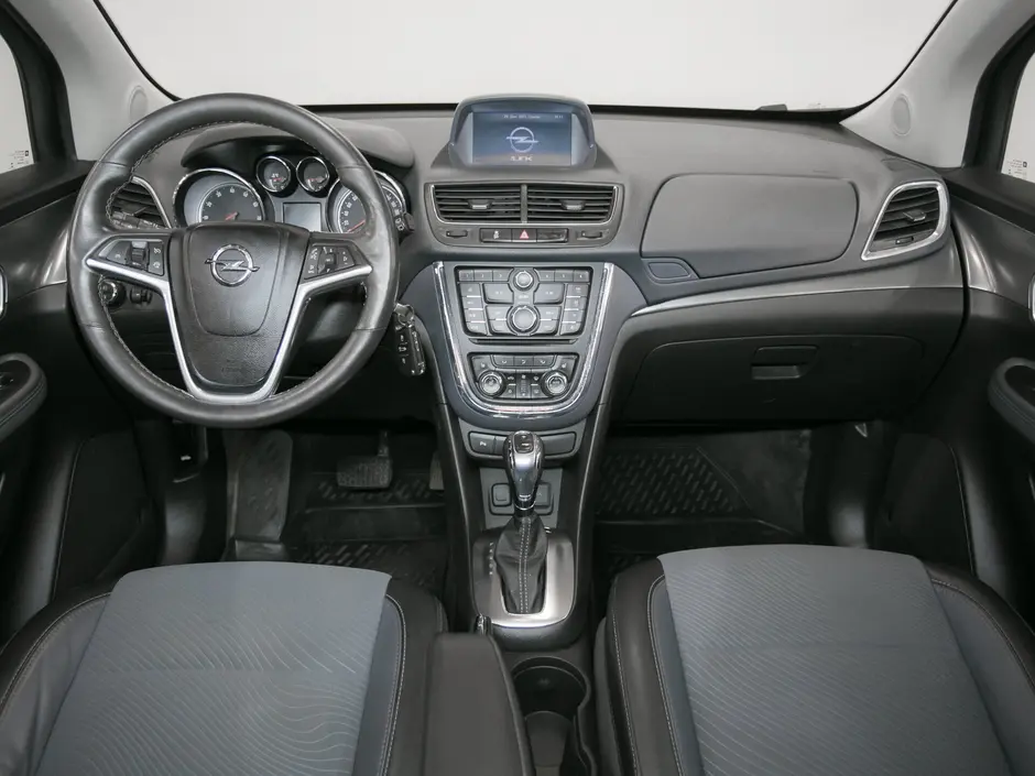 «Авто на Неве»