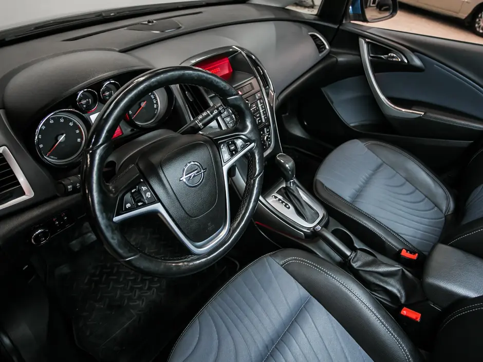 «Авто на Неве»