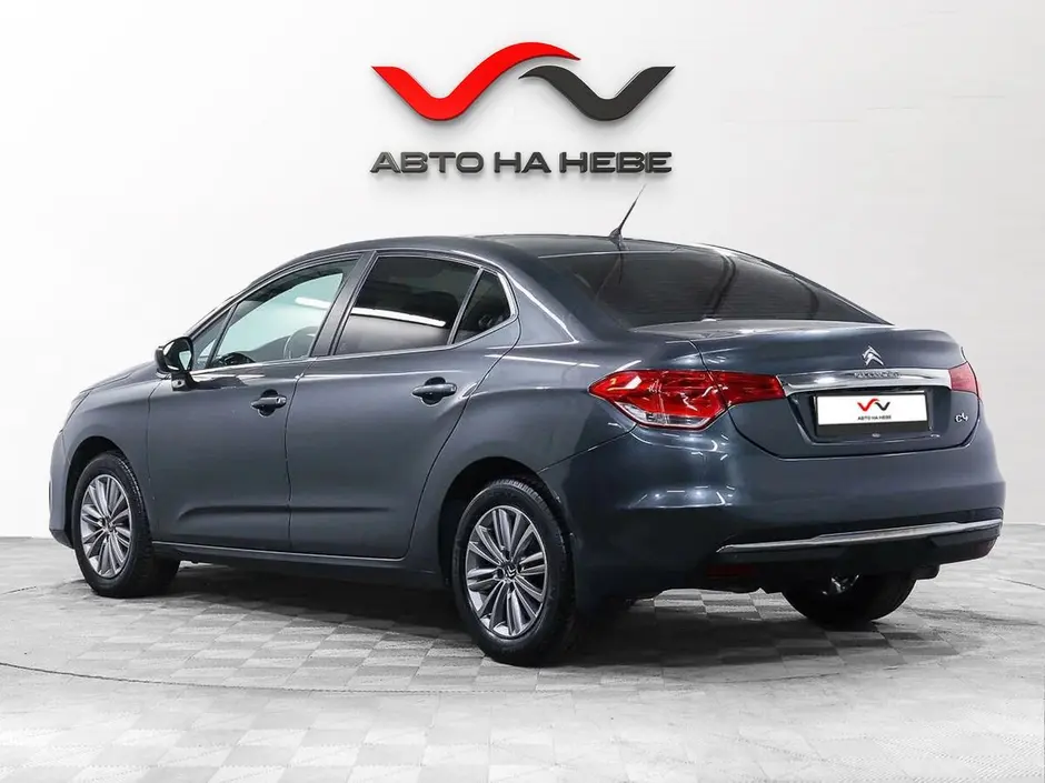 «Авто на Неве»