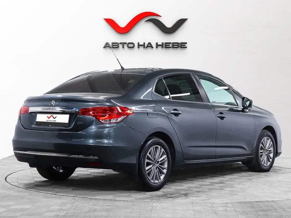 «Авто на Неве»