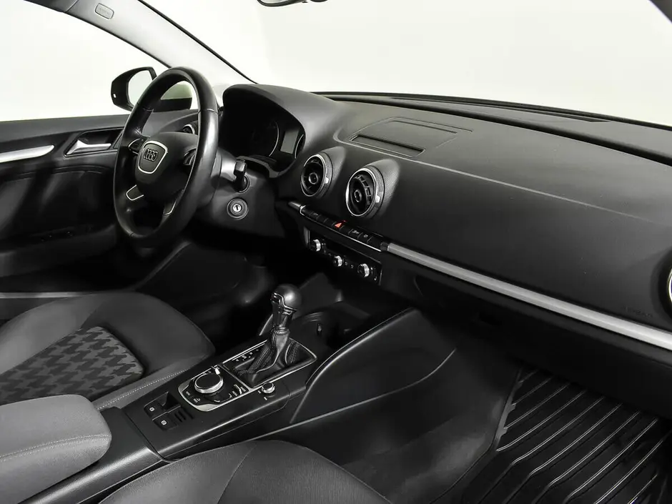 «Авто на Неве»