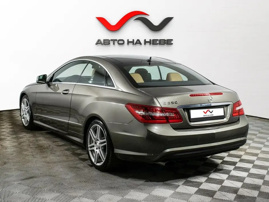 «Авто на Неве»