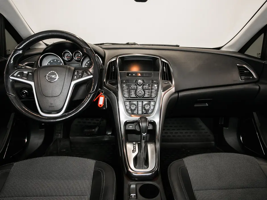 «Авто на Неве»