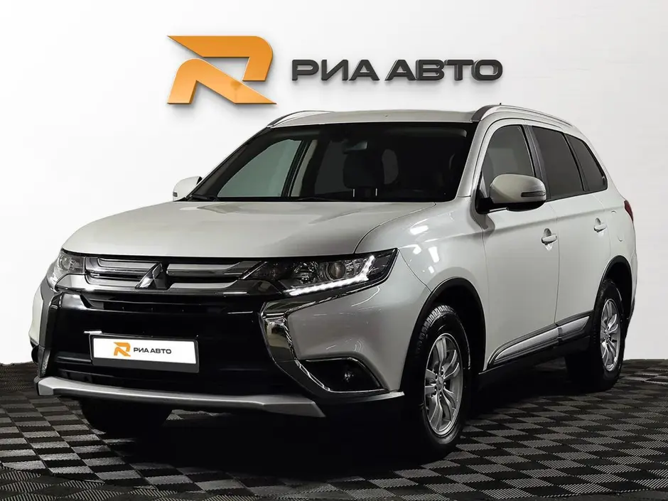 Mitsubishi Outlander, 2016 г.
