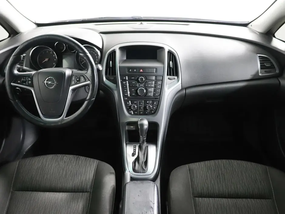 «Авто на Неве»