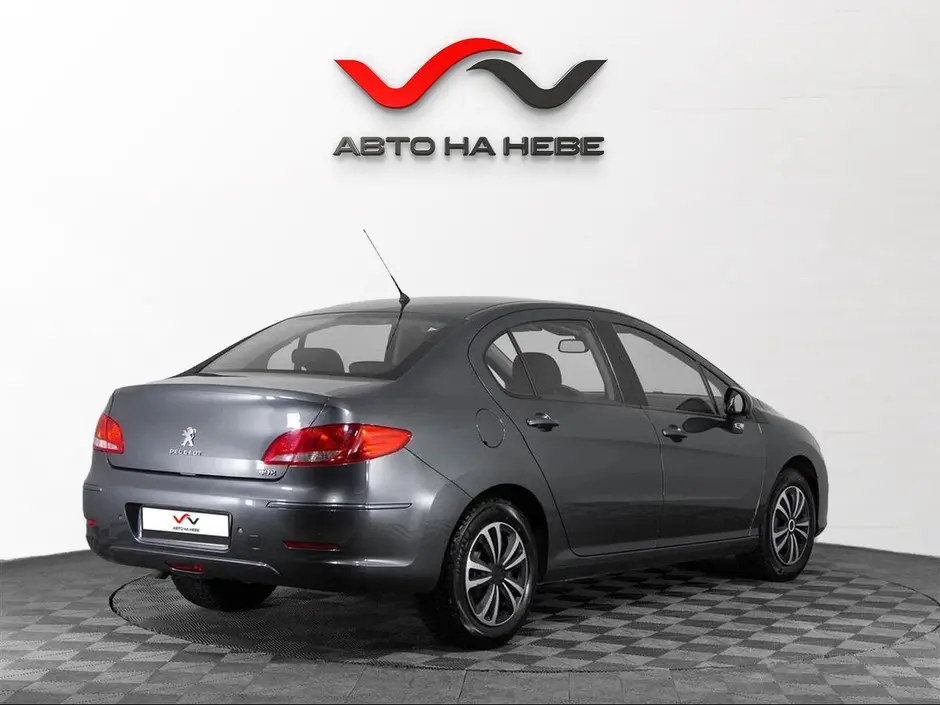 «Авто на Неве»