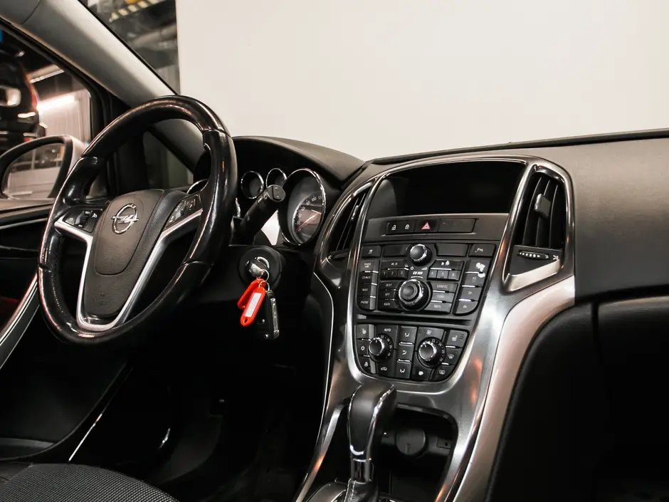 «Авто на Неве»