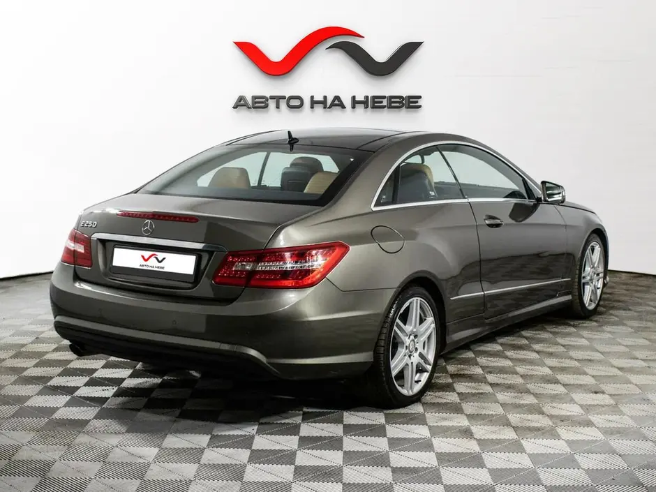 «Авто на Неве»