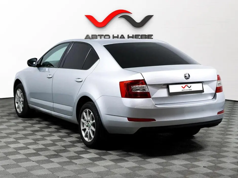 «Авто на Неве»