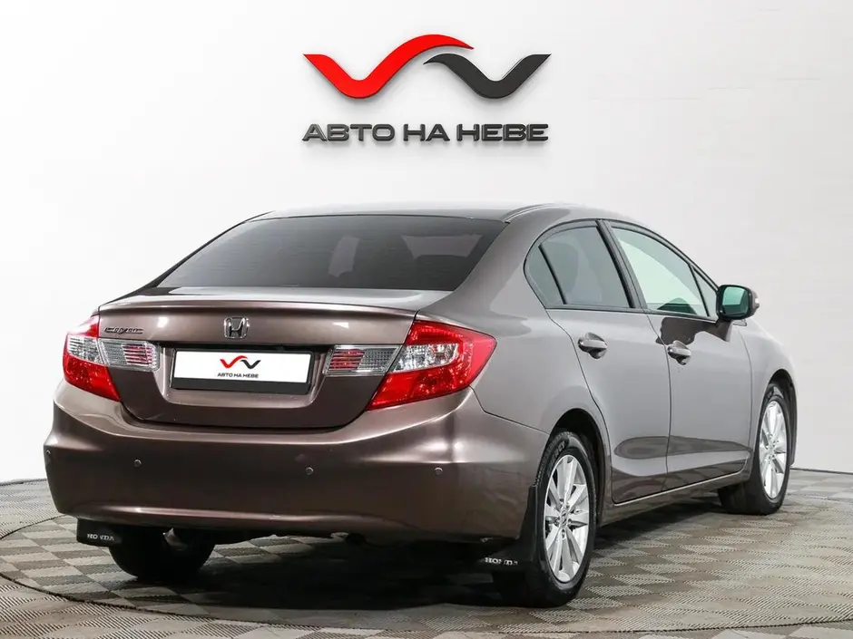 «Авто на Неве»