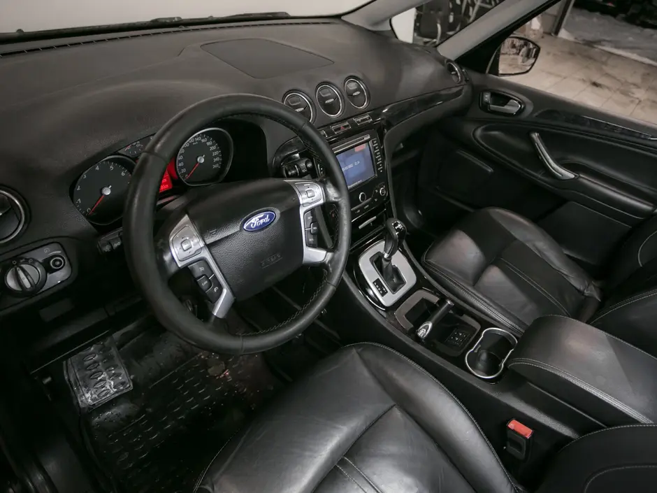 «Авто на Неве»