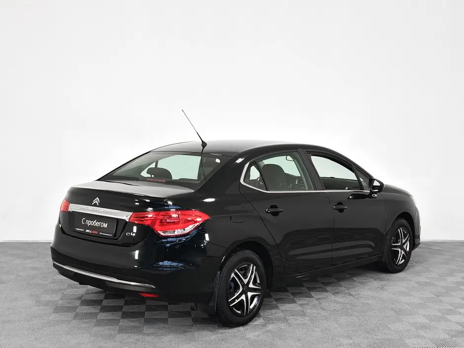 «Авто на Неве»