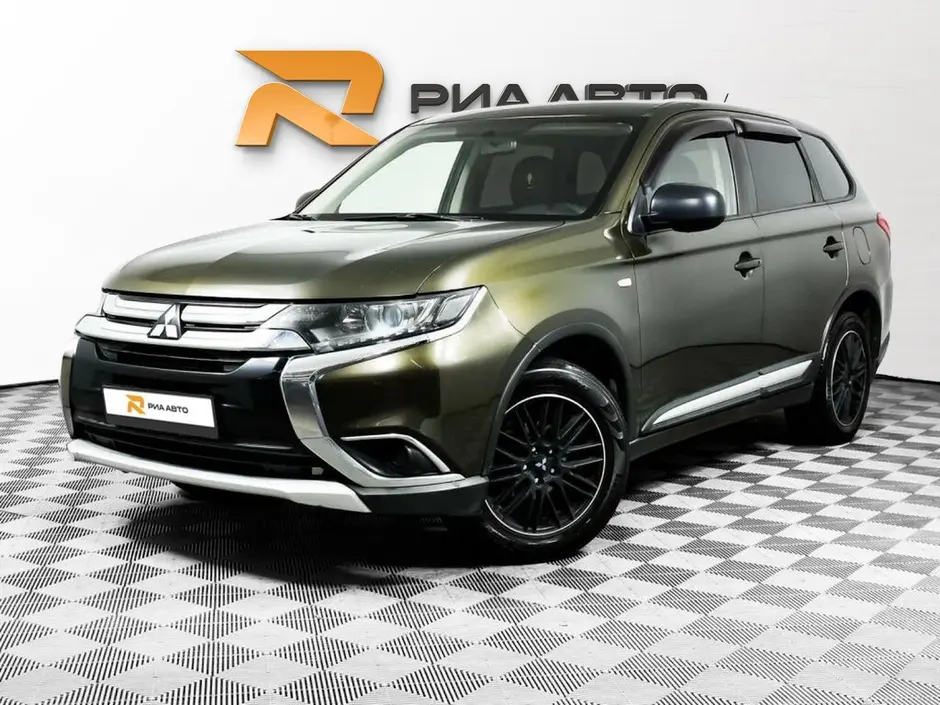 Mitsubishi Outlander, 2015 г.