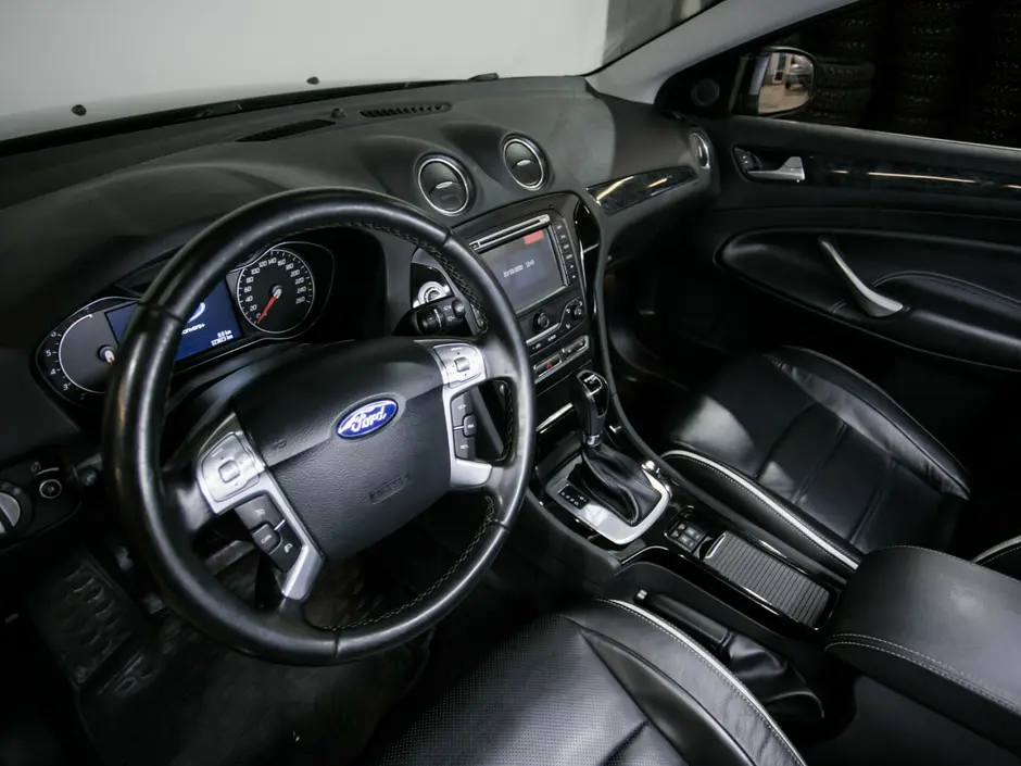 «Авто на Неве»