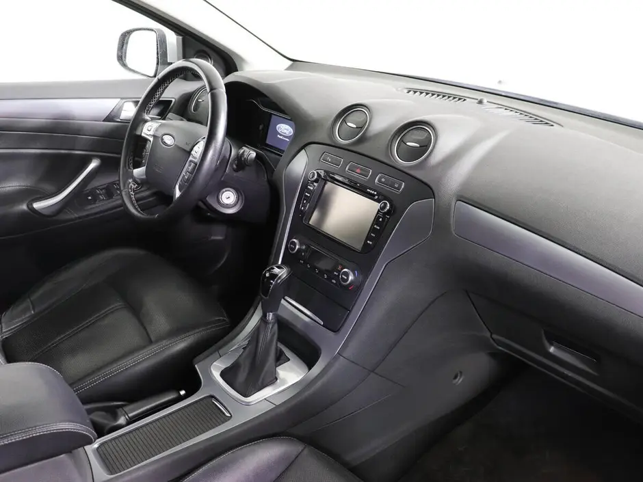 «Авто на Неве»