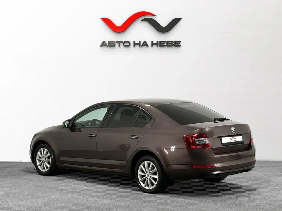 «Авто на Неве»